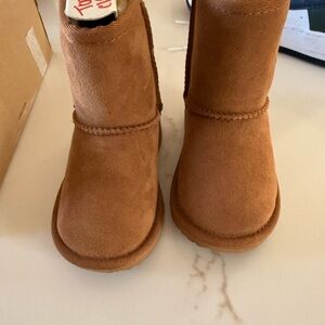 UGG Chestnut Toddler Boots NEW